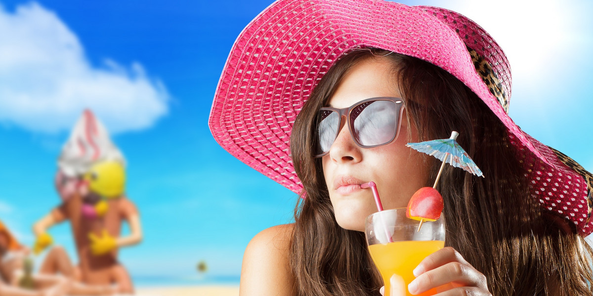Kobieta, urlop, plaża, drink, wakacje, kapelusz