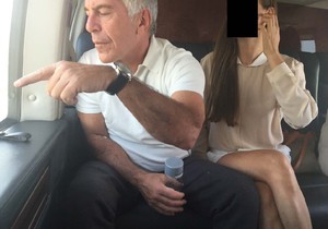 Džefri Epstajn imao vanbračnu decu, tinejdžerka tvrdi da joj je oteta beba posle porođaja