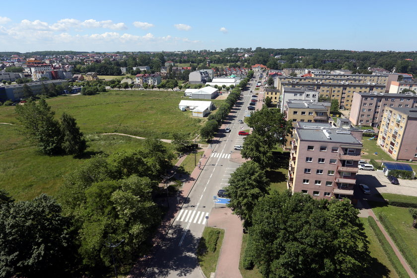 W centrum Władysławowa zamiast rynku jest pole