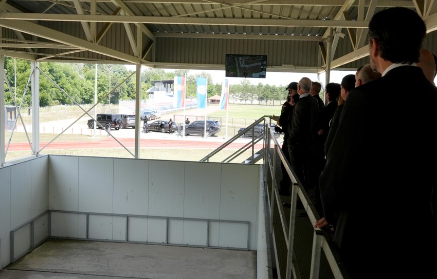 Pomoćnik direktora policije pukovnik policije Željko Brkić i generalni sekretar Interpola Valdesi Urkiza 
