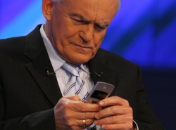 Miller zbiera sieroty po PRL