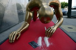 Oscar wciąga kokainową kreskę [ZDJĘCIA]