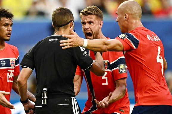 Kako je lopta reagovala na kosu Hrvata, a nije kod gola Engleske protiv Norveške