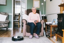 Seniorzy i osoby z niepełnosprawnościami do 31 marca 2026 r. darmowe sprzątanie domu/mieszkania. Program CZYSTY DOM