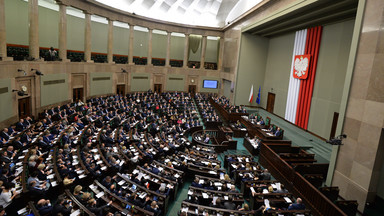 Sejm uchwalił budżet na 2016 r. z maksymalnym deficytem w wysokości 54,7 mld zł
