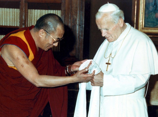 W 1982 roku Jan Paweł II spotkał się w Watykanie z Dalajlamą