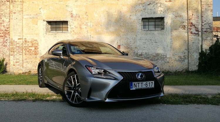 Lexus RC