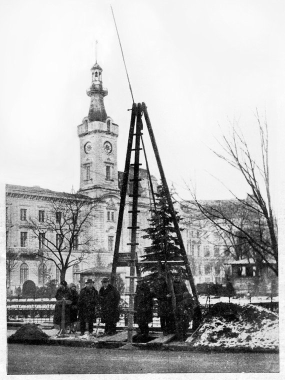 Badania gruntu na placu Teatralnym (1928 r.)