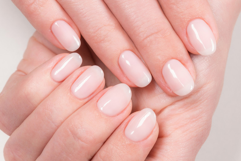 Manicure hybrydowy - nude