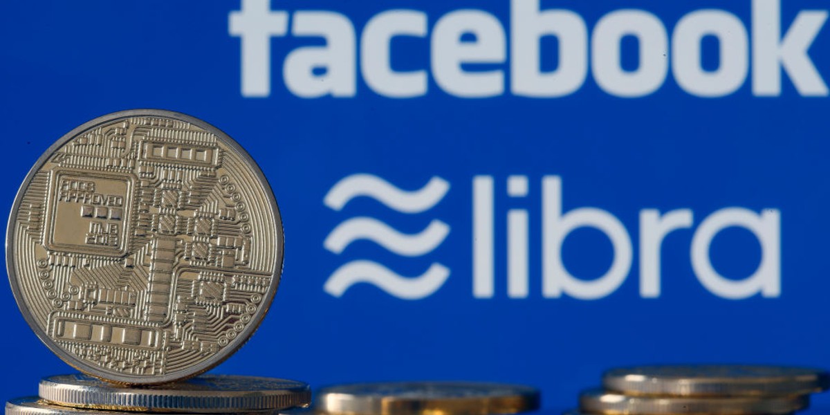 Libra ma być systemem płatności nie tylko dla komunikatora Facebooka, czyli Messengera. Nie będzie jednak kryptowalutą do inwestowania, tak jak np. bitcoin, gdyż ma być stablecoinem - czyli posiadać stałą wartość. Projekt, pokazany na początku czerwca 2019 r., szybko znalazł się pod ostrzałem polityków z różnych krajów. 