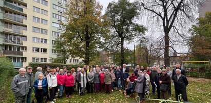 Mieszkańcy odkryli, że spółdzielnia za ich plecami dogadała się z deweloperem. Są wściekli i oburzeni tym, co ma powstać pod ich oknami [WIDEO]