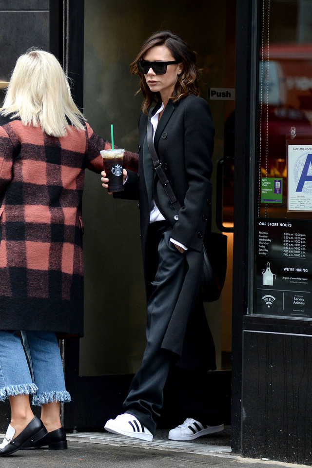 Victoria Beckham w ulicznej stylizacji