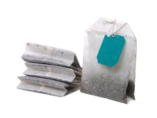 Herbata zaparzana w torebkach uwalnia cząsteczki plastiku