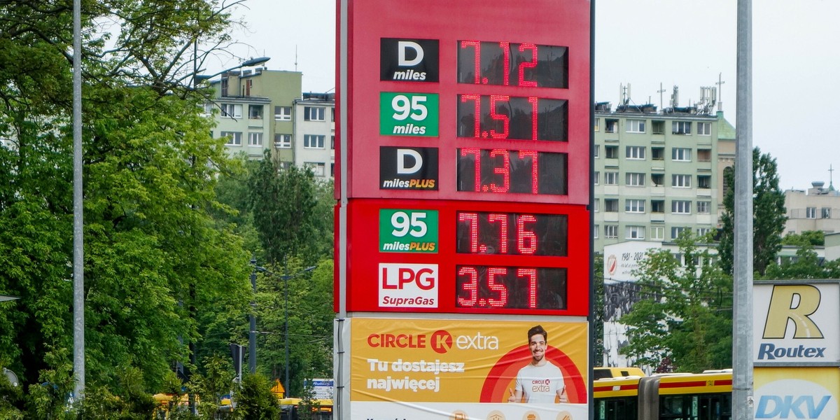 Ceny oleju napędowego w ostatnich tygodniach wyraźnie spadają.