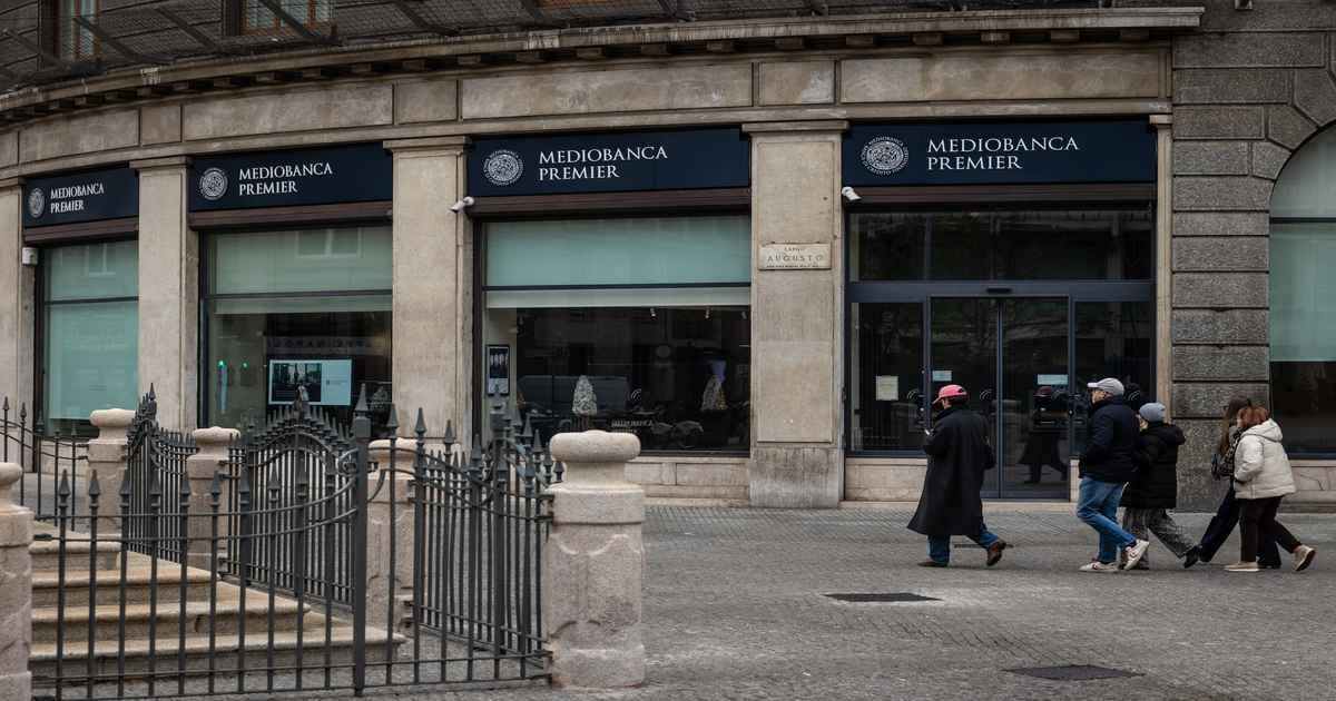 Trump minaccia dazi per la Groenlandia: Borsa Milano -1,5%, banche fino a -3%