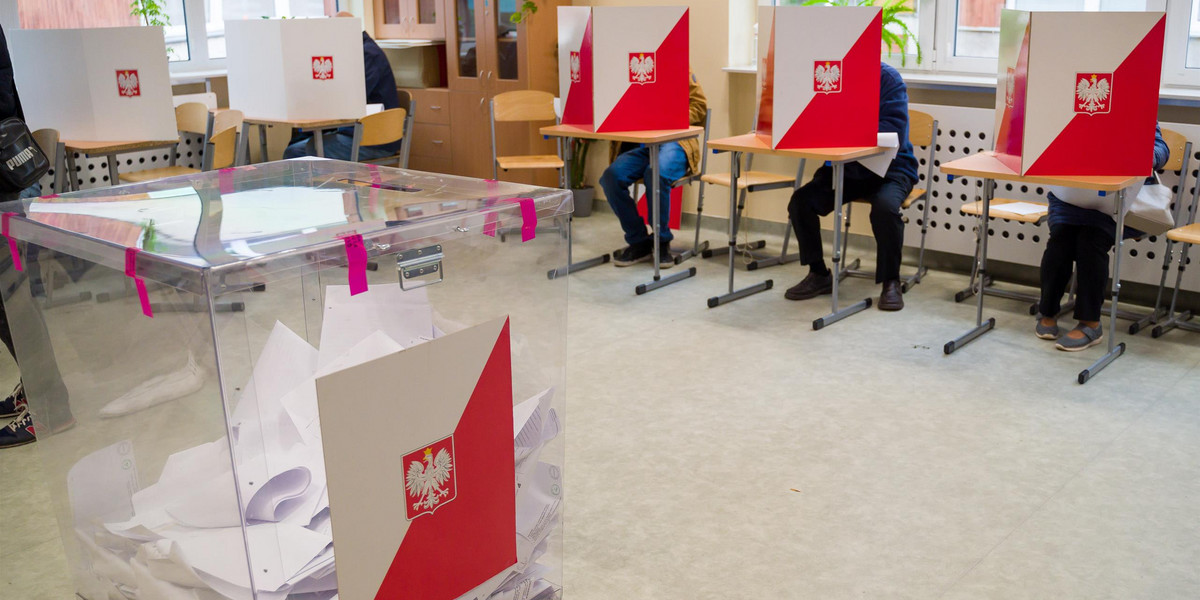 Wybory parlamentarne 2023. Jak głosowały poszczególne grupy wiekowe?