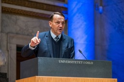 sikorski: konsekwencja polski zyskuje szacunek usa i odstrasza putina