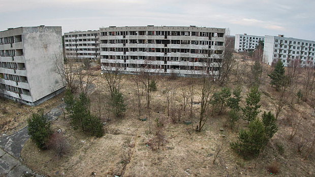 Opuszczone bloki mieszkalne w Pstrążu