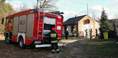 Pożar domu w miejscowości Okoń. Dwie osoby nie żyją