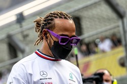 Lewis Hamilton "zadarł" ze swoimi sąsiadami w Londynie