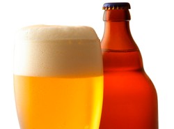 Tragedia na rynku. Polacy piją coraz mniej