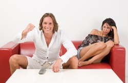 Nierówne starcie: w czasie Euro mężczyźni są gotowi wygonić partnerkę z domu!