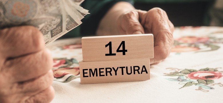 ZUS przelewa 1878 zł. Ruszają wypłaty