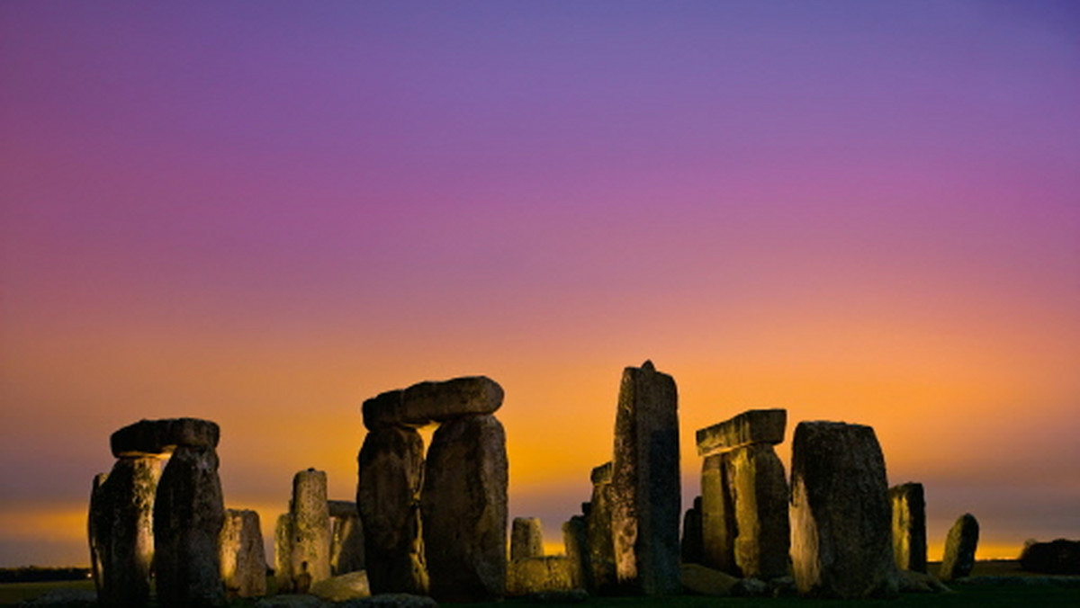 Dwóch brytyjskich archeologów ogłosiło, że odkryło powód, dla którego powstała jedna z najbardziej tajemniczych budowli w historii świata - kamienny krąg w Stonehenge - informuje serwis CNN.