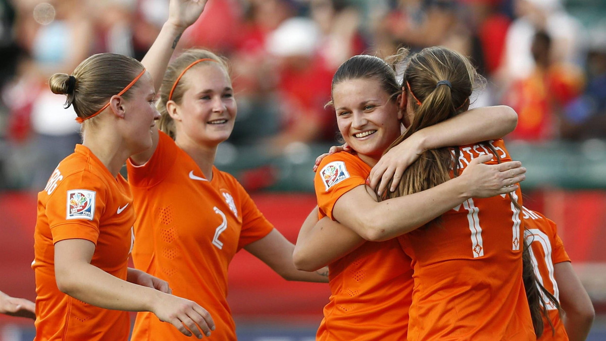 Kapitalny gol Lieke Martens dał Holenderkom skromne zwycięstwo nad Nową Zelandią 1:0 w piłkarskich mistrzostwach kobiet. Dla Oranje to debiut na tak wielkiej imprezie. Cały turniej można śledzić na żywo w kanałach Eurosportu i Eurosportu 2.