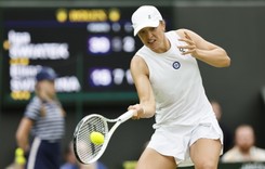 Fibak o Świątek: Na trawie wyraźnie szwankuje jej forhend