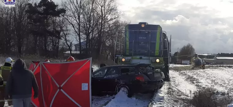 Wjechał prosto przed rozpędzoną lokomotywę. Wypadek na niestrzeżonym przejeździe