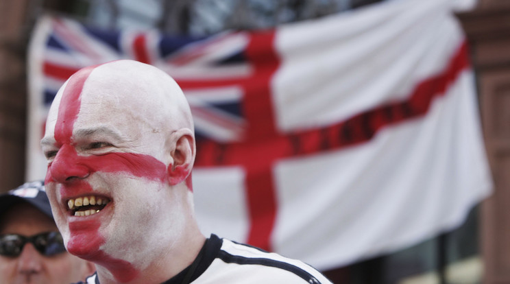 Az angol szurkolók reggel már hangpróbát tartottak a Wales ellen vívott rangadóra /Fotó: Europress GettyImages