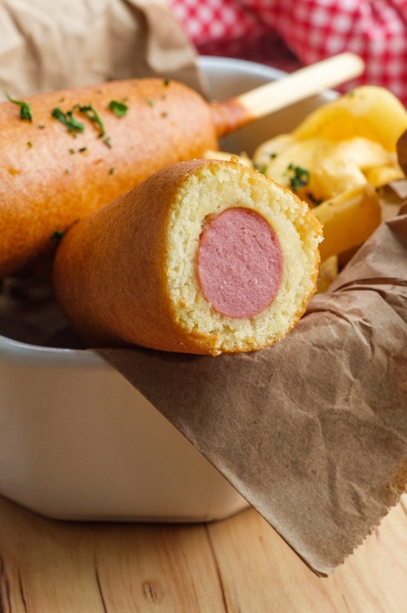 Corn dogi, czyli parówki w cieście kukurydzianym