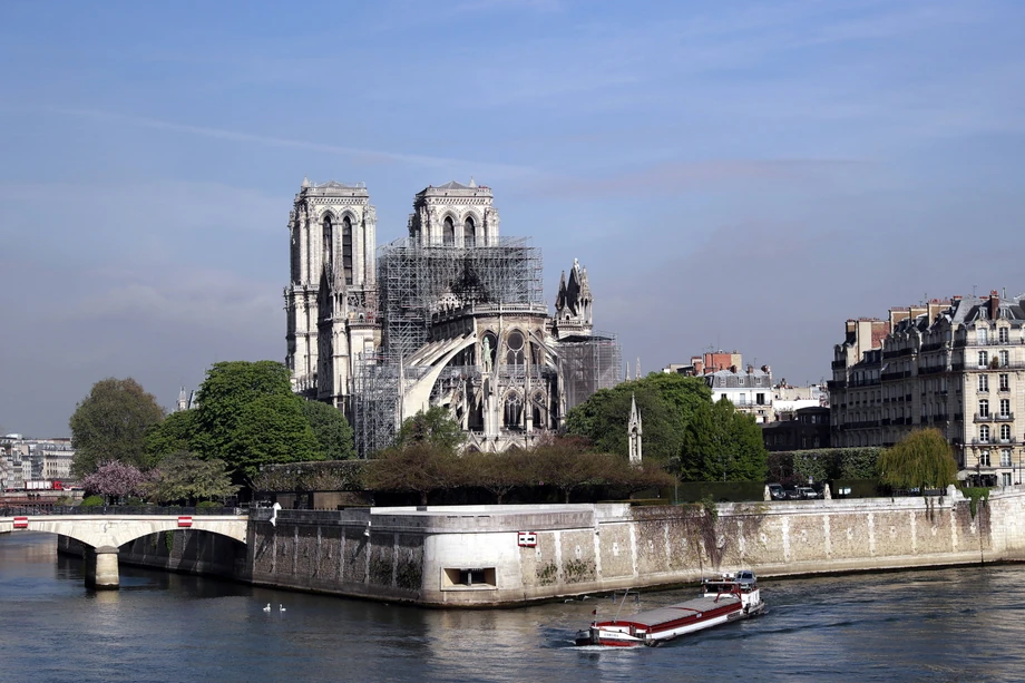 Katedra Notre Dame po pożarze