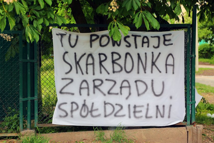 Mieszkańcy protestują przeciwko budowie parkingu