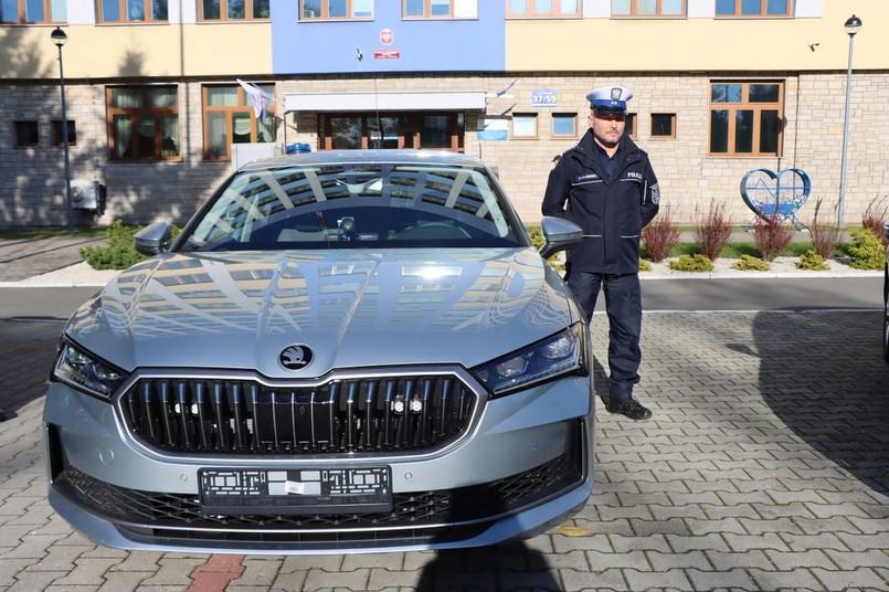 Skoda Superb - nowy nieoznakowany samochód policji