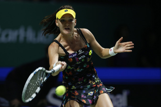 WTA Finals: Radwańska nie dała rady Szarapowej, ale mimo porażki ma szansę na awans