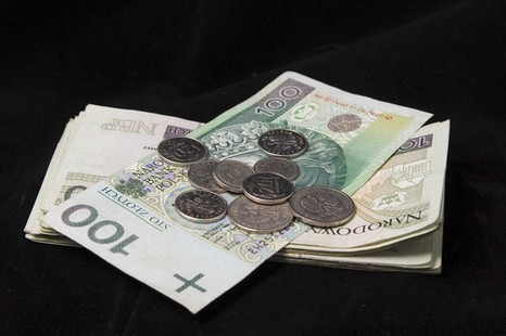 1300 plus zamiast 13. i 14. emerytury? MF ujawnia gigantyczny koszt BDP