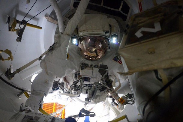 USA-SPACE-SPACEWALK/