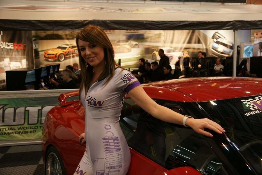 Essen Motor Show 2009: gorące dziewczyny i szybkie maszyny