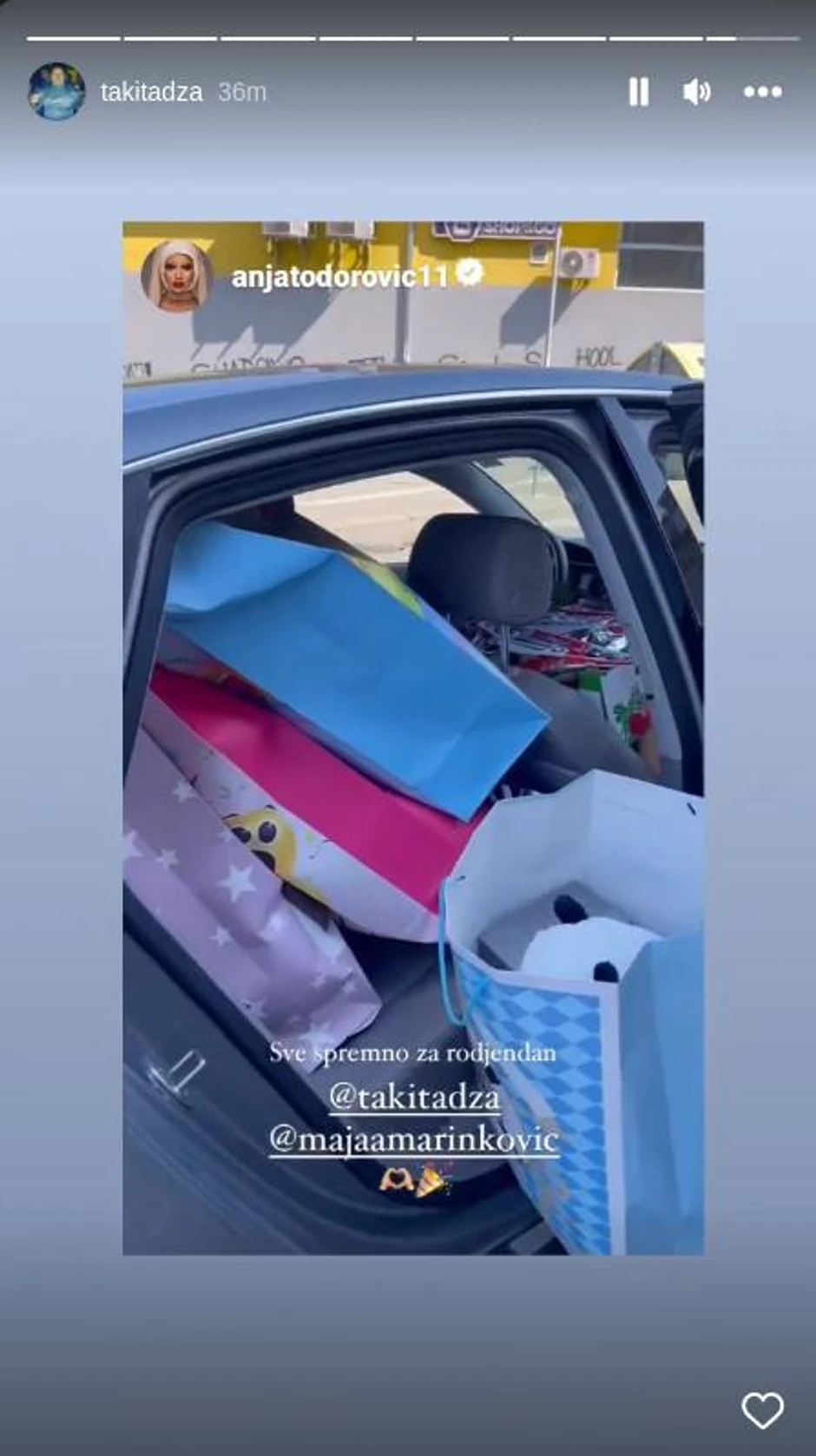 Za Maju Marinković stigao auto prepun poklona