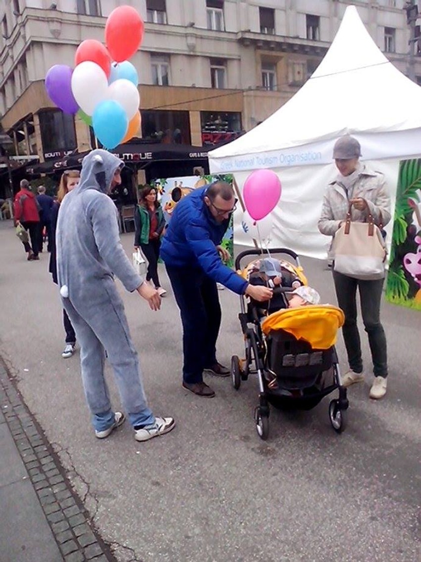 Animatori su spremili šarene balone za najmlađe sugrađane