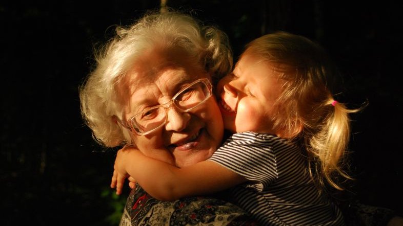 Babcia nie równa się opiekunka. Pozwólmy się babciom buntować