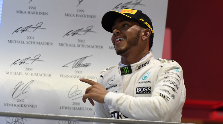 Lewis Hamilton egészségesen próbál étkezni/Fotó: AFP