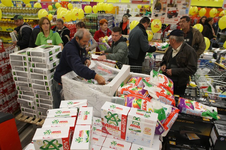 Otwarcie 2000. sklepu Biedronka w Polsce