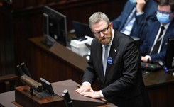 Skandaliczne słowa Brauna w Sejmie. 'Może pan minister Szumowski nie zostanie powieszony przez lud' [WIDEO]