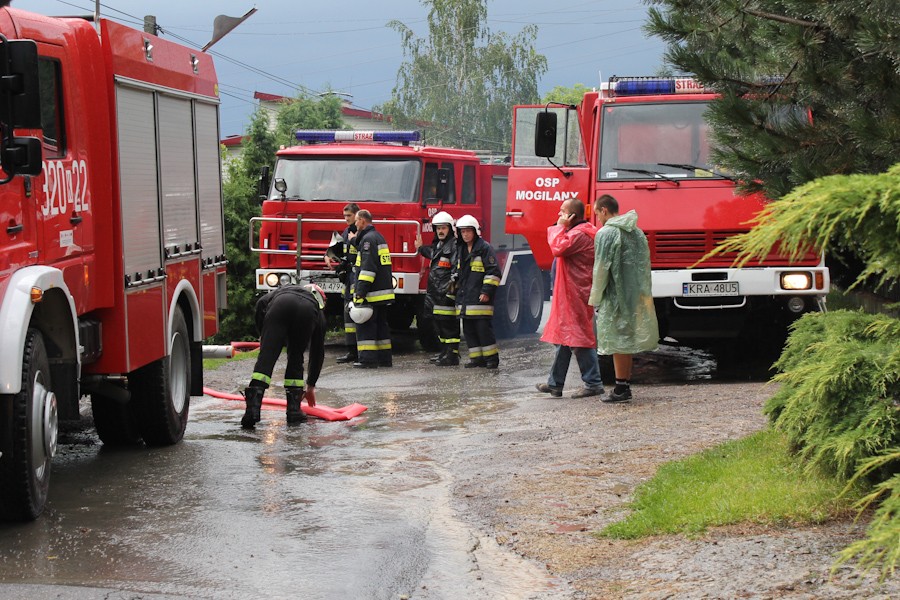 Dom po trafieniu piorunem w Gaju pod Krakowem, fot. Robert Kulig