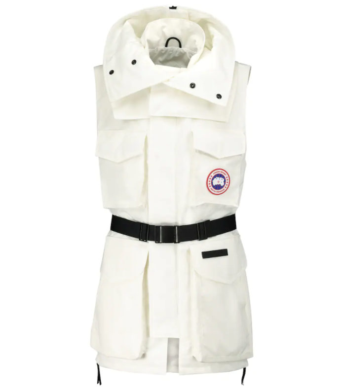Doudoune blanche avec ceinture de la collection Angel Chen de Canada Goose, CHF 945.–, via Mytheresa.