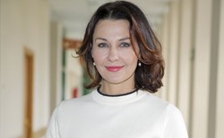 Anna Popek: Dobra żona nie powinna pchać się na pierwszy plan, ale stać u boku męża