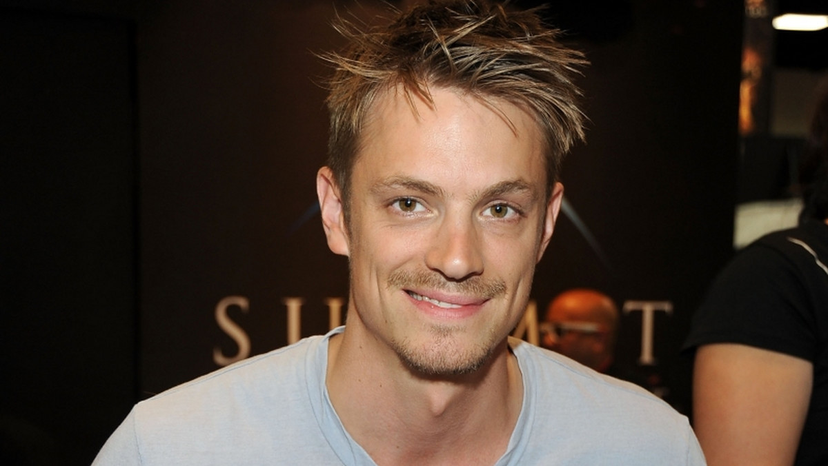 Joel Kinnaman uchylił rąbka tajemnicy na temat nowej wersji "RoboCopa". - Nowy RoboCop będzie bardziej ludzki - zdradził aktor.